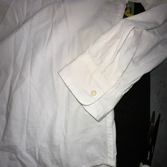 Gap Size XL white cotton button down. Women’s styling , relaxed fit. VGUC. - Picture 4 of 7